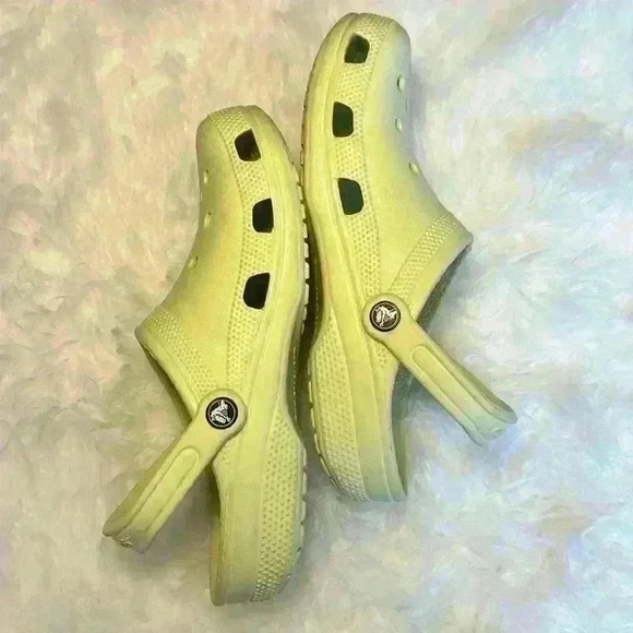 Crocs Classic Clog In Celery Green Durable and Comfy Men Size 8 Women Size 10 - Picture 7 of 13